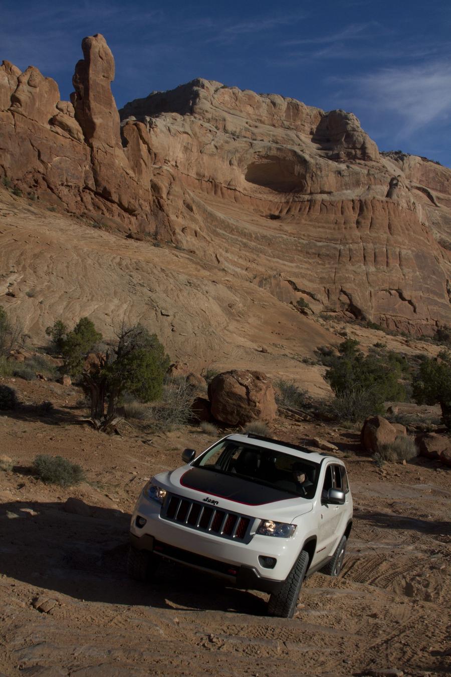  Jeep Grand Cherokee Trailhawk Concept 2012 года  (фото 14 из 25)